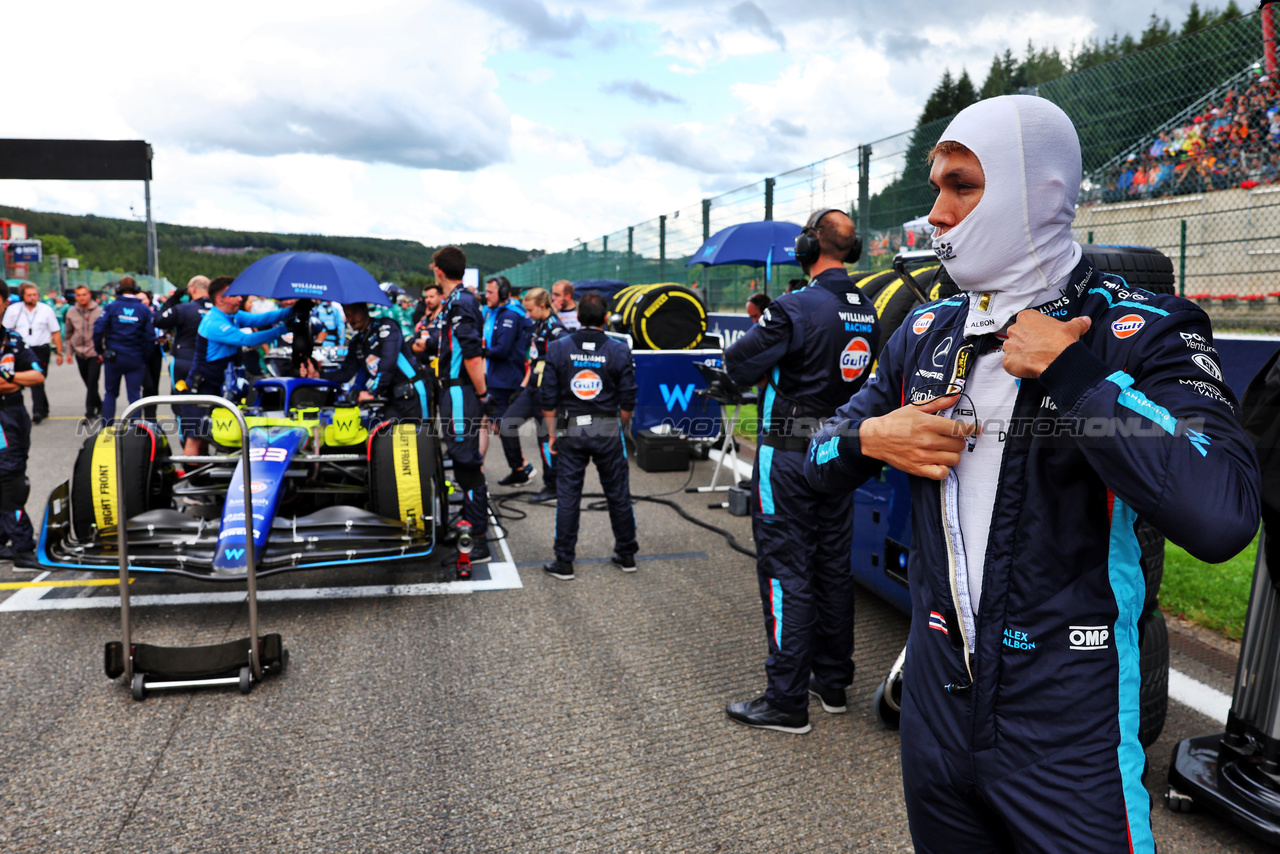 GP BELGIO, Alexander Albon (THA) Williams Racing on the grid.

29.07.2023. Formula 1 World Championship, Rd 13, Belgian Grand Prix, Spa Francorchamps, Belgium, Sprint Day.

- www.xpbimages.com, EMail: requests@xpbimages.com © Copyright: Batchelor / XPB Images