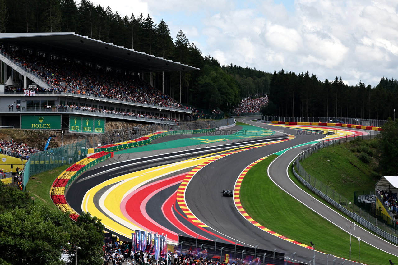 GP BELGIO, Lewis Hamilton (GBR) Mercedes AMG F1 W14.

29.07.2023. Formula 1 World Championship, Rd 13, Belgian Grand Prix, Spa Francorchamps, Belgium, Sprint Day.

- www.xpbimages.com, EMail: requests@xpbimages.com © Copyright: Moy / XPB Images