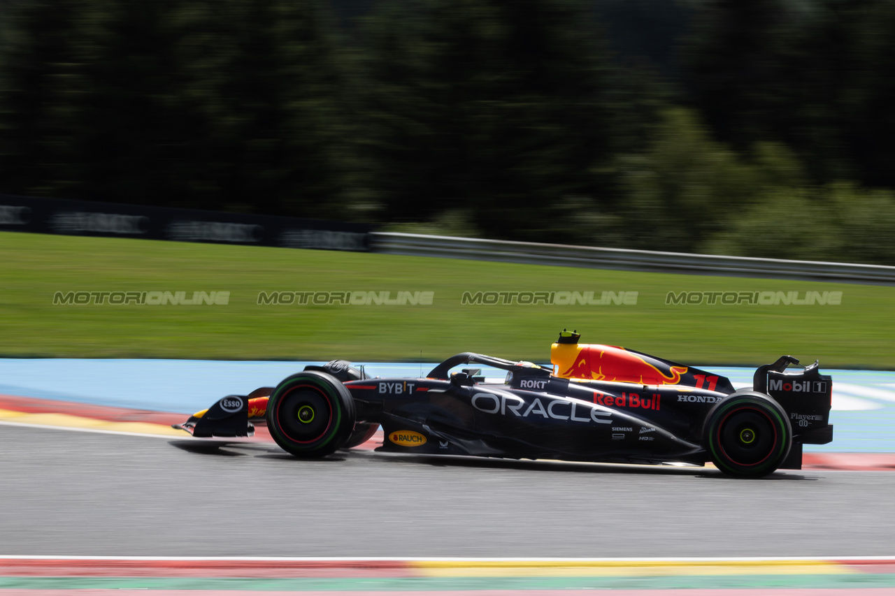 GP BELGIO, Sergio Perez (MEX) Red Bull Racing RB19.

29.07.2023. Formula 1 World Championship, Rd 13, Belgian Grand Prix, Spa Francorchamps, Belgium, Sprint Day.

 - www.xpbimages.com, EMail: requests@xpbimages.com © Copyright: Rew / XPB Images