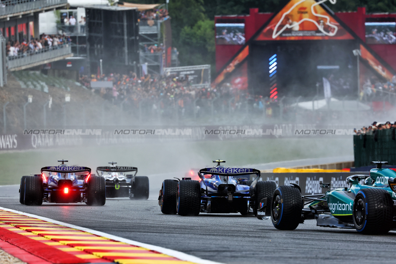 GP BELGIO, Alexander Albon (THA) Williams Racing FW45 e Logan Sargeant (USA) Williams Racing FW45.

29.07.2023. Formula 1 World Championship, Rd 13, Belgian Grand Prix, Spa Francorchamps, Belgium, Sprint Day.

 - www.xpbimages.com, EMail: requests@xpbimages.com © Copyright: Coates / XPB Images