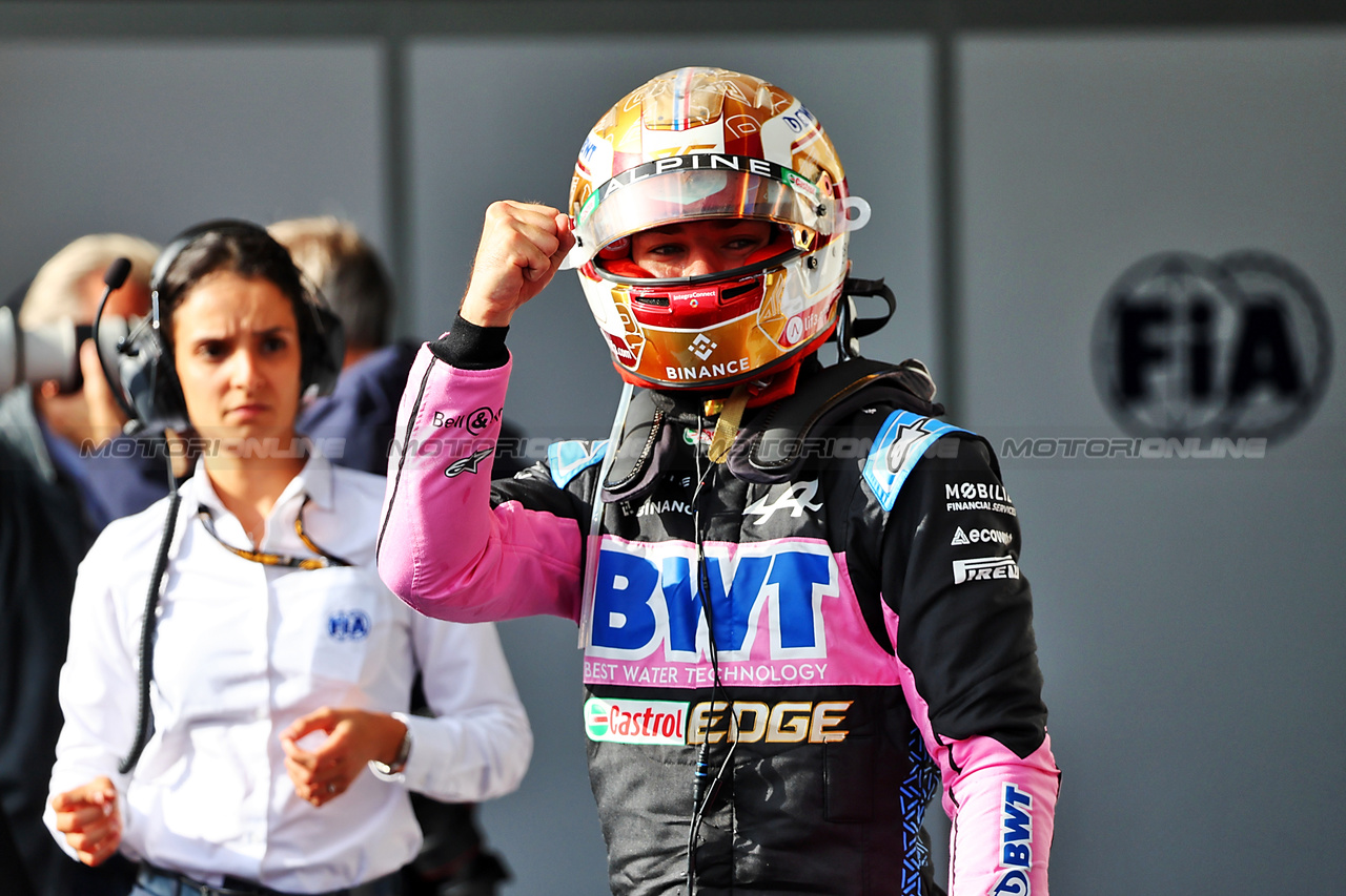 GP BELGIO, Pierre Gasly (FRA) Alpine F1 Team celebrates his third position in Sprint parc ferme.

29.07.2023. Formula 1 World Championship, Rd 13, Belgian Grand Prix, Spa Francorchamps, Belgium, Sprint Day.

- www.xpbimages.com, EMail: requests@xpbimages.com © Copyright: Batchelor / XPB Images