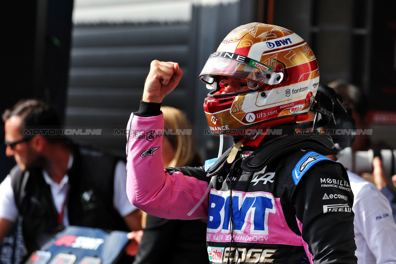 GP BELGIO, Pierre Gasly (FRA) Alpine F1 Team celebrates his third position in Sprint parc ferme.

29.07.2023. Formula 1 World Championship, Rd 13, Belgian Grand Prix, Spa Francorchamps, Belgium, Sprint Day.

- www.xpbimages.com, EMail: requests@xpbimages.com © Copyright: Moy / XPB Images