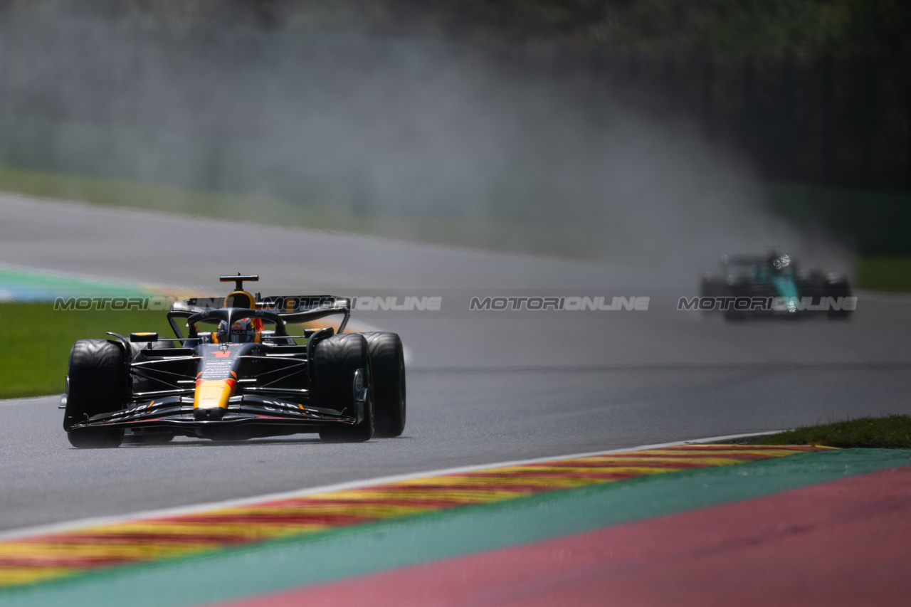 GP BELGIO, Max Verstappen (NLD) Red Bull Racing RB19.

29.07.2023. Formula 1 World Championship, Rd 13, Belgian Grand Prix, Spa Francorchamps, Belgium, Sprint Day.

 - www.xpbimages.com, EMail: requests@xpbimages.com © Copyright: Rew / XPB Images