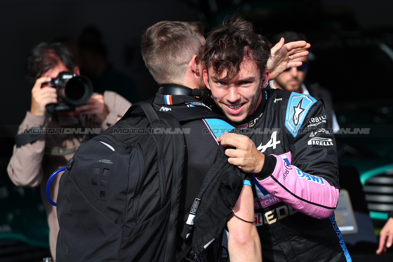 GP BELGIO, Pierre Gasly (FRA) Alpine F1 Team celebrates his third position in Sprint parc ferme.

29.07.2023. Formula 1 World Championship, Rd 13, Belgian Grand Prix, Spa Francorchamps, Belgium, Sprint Day.

- www.xpbimages.com, EMail: requests@xpbimages.com © Copyright: Batchelor / XPB Images