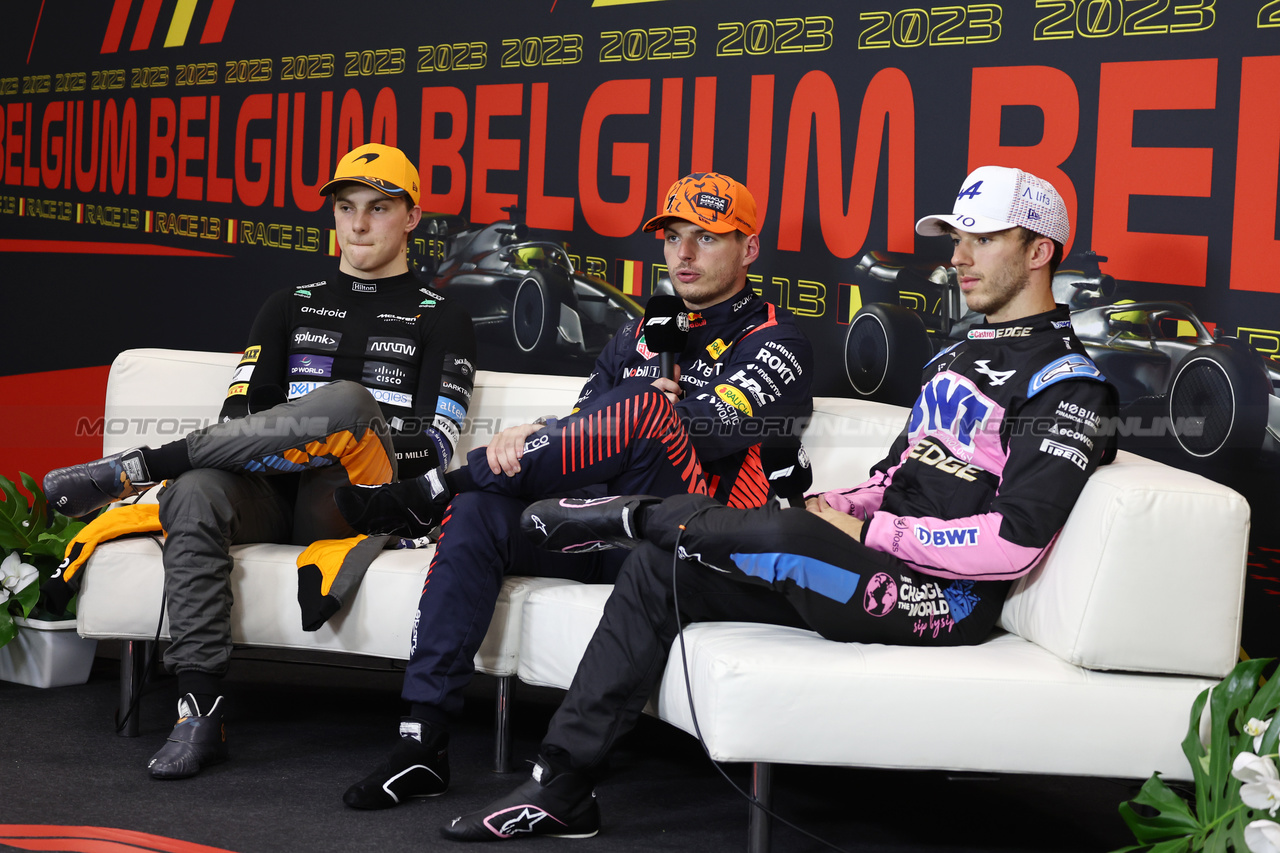 GP BELGIO, (L to R): Oscar Piastri (AUS) McLaren; Max Verstappen (NLD) Red Bull Racing; e Pierre Gasly (FRA) Alpine F1 Team, in the post Sprint FIA Press Conference.

29.07.2023. Formula 1 World Championship, Rd 13, Belgian Grand Prix, Spa Francorchamps, Belgium, Sprint Day.

- www.xpbimages.com, EMail: requests@xpbimages.com © Copyright: Moy / XPB Images