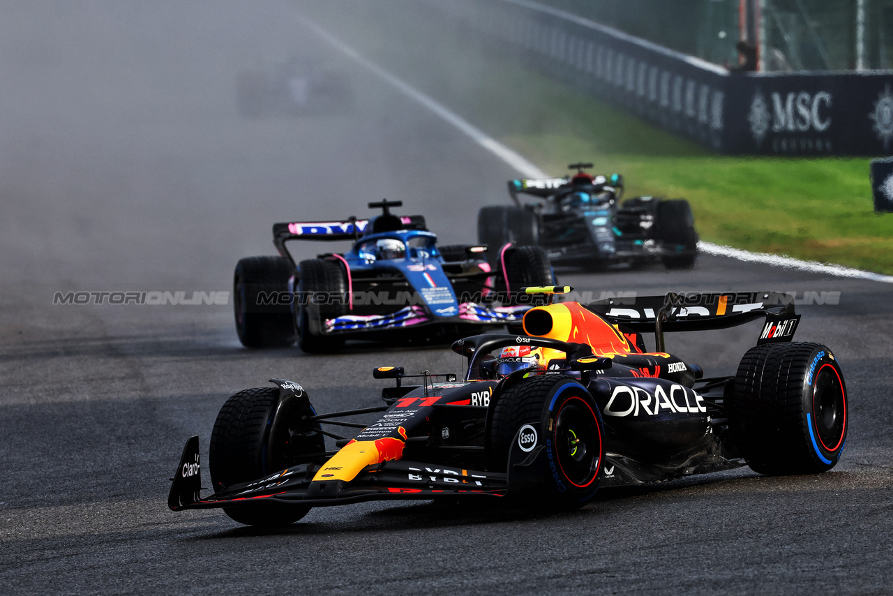 GP BELGIO, Sergio Perez (MEX) Red Bull Racing RB19.



29.07.2023. Formula 1 World Championship, Rd 13, Belgian Grand Prix, Spa Francorchamps, Belgium, Sprint Day.

 - www.xpbimages.com, EMail: requests@xpbimages.com © Copyright: Coates / XPB Images