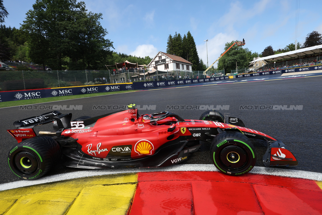 GP BELGIO, Carlos Sainz Jr (ESP) Ferrari SF-23.

29.07.2023. Formula 1 World Championship, Rd 13, Belgian Grand Prix, Spa Francorchamps, Belgium, Sprint Day.

- www.xpbimages.com, EMail: requests@xpbimages.com © Copyright: Bearne / XPB Images