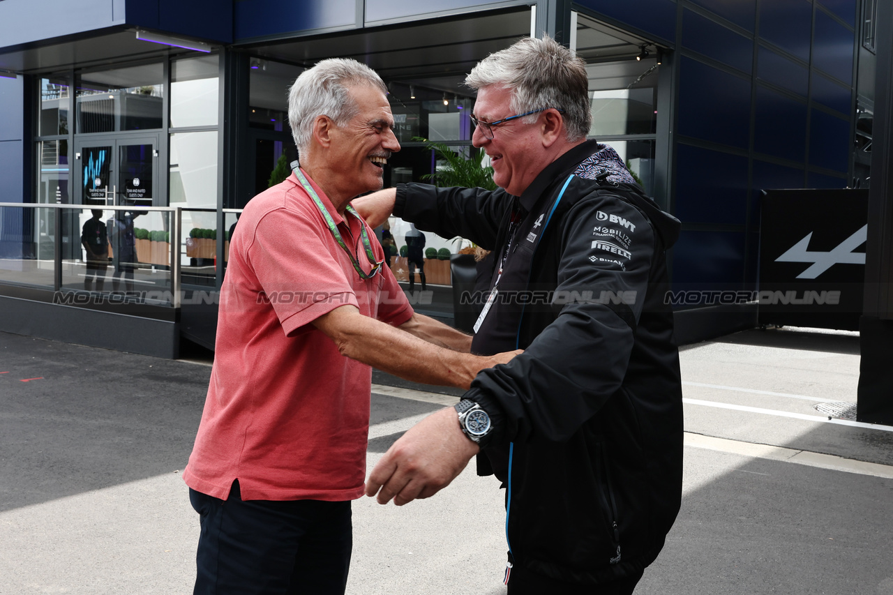 GP BELGIO, (L to R): Dr Mario Theissen (GER) with Otmar Szafnauer (USA) Alpine F1 Team, Team Principal.

29.07.2023. Formula 1 World Championship, Rd 13, Belgian Grand Prix, Spa Francorchamps, Belgium, Sprint Day.

- www.xpbimages.com, EMail: requests@xpbimages.com © Copyright: Moy / XPB Images
