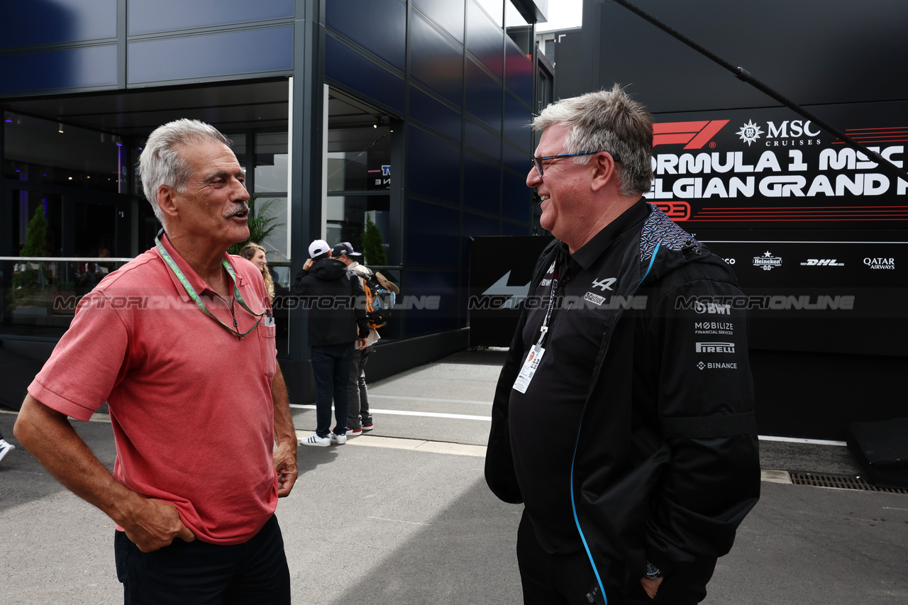 GP BELGIO, (L to R): Dr Mario Theissen (GER) with Otmar Szafnauer (USA) Alpine F1 Team, Team Principal.

29.07.2023. Formula 1 World Championship, Rd 13, Belgian Grand Prix, Spa Francorchamps, Belgium, Sprint Day.

- www.xpbimages.com, EMail: requests@xpbimages.com © Copyright: Moy / XPB Images