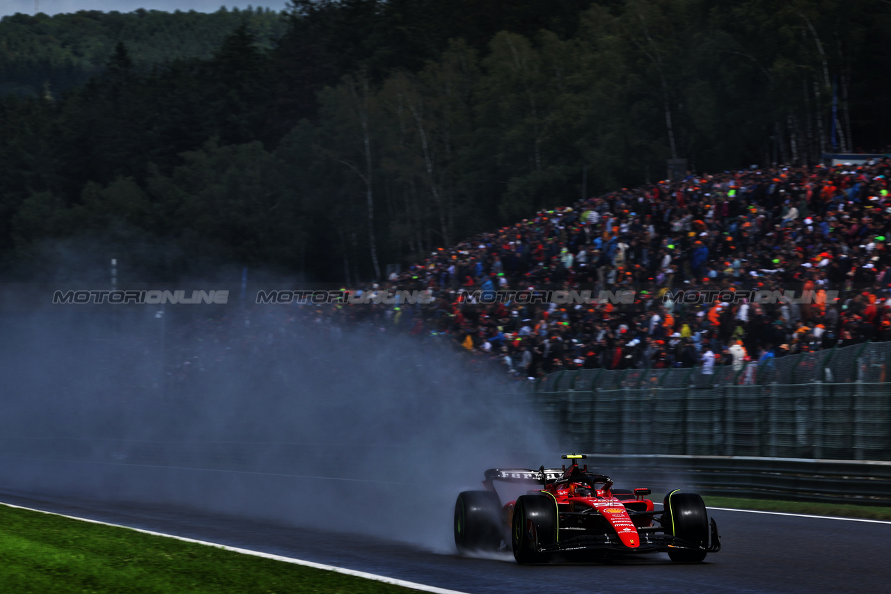 GP BELGIO, Carlos Sainz Jr (ESP) Ferrari SF-23.

29.07.2023. Formula 1 World Championship, Rd 13, Belgian Grand Prix, Spa Francorchamps, Belgium, Sprint Day.

 - www.xpbimages.com, EMail: requests@xpbimages.com © Copyright: Coates / XPB Images