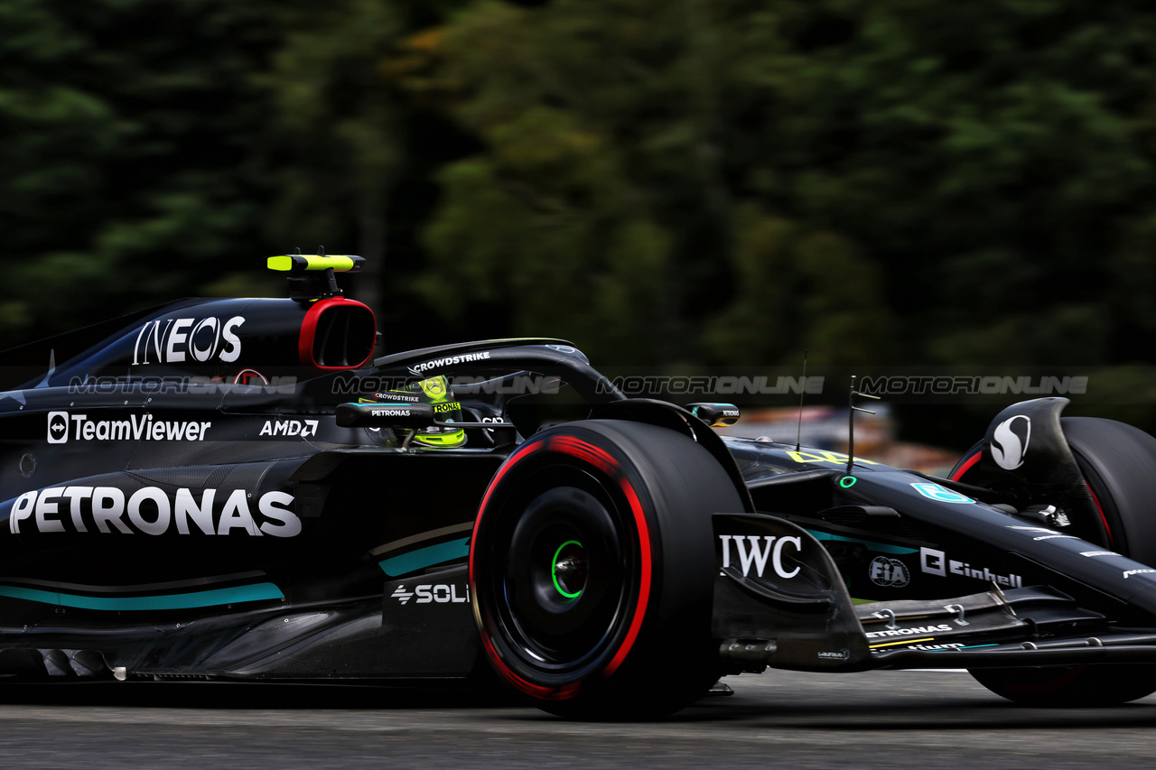 GP BELGIO, Lewis Hamilton (GBR) Mercedes AMG F1 W14.

29.07.2023. Formula 1 World Championship, Rd 13, Belgian Grand Prix, Spa Francorchamps, Belgium, Sprint Day.

 - www.xpbimages.com, EMail: requests@xpbimages.com © Copyright: Coates / XPB Images