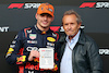 GP BELGIO, (L to R): Sprint winner Max Verstappen (NLD) Red Bull Racing celebrates in parc ferme with Jacky Ickx (BEL).
29.07.2023. Formula 1 World Championship, Rd 13, Belgian Grand Prix, Spa Francorchamps, Belgium, Sprint Day.
- www.xpbimages.com, EMail: requests@xpbimages.com © Copyright: Batchelor / XPB Images