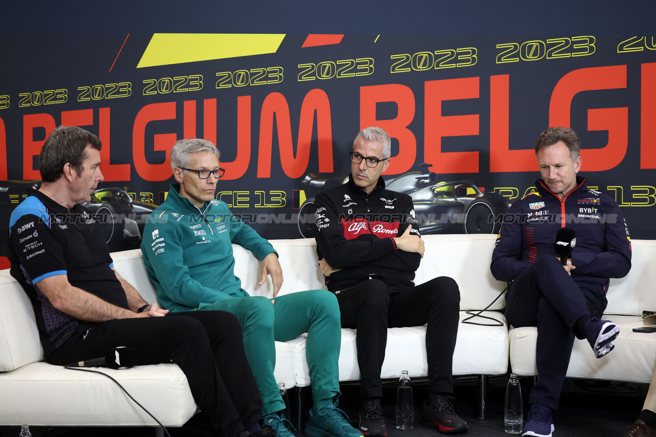 GP BELGIO, (L to R): Bruno Famin (FRA) Alpine Motorsports Vice President; Mike Krack (LUX) Aston Martin F1 Team, Team Principal; Alessandro Alunni Bravi (ITA) Alfa Romeo F1 Team Managing Director e Team Representative; e Christian Horner (GBR) Red Bull Racing Team Principal, in the FIA Press Conference.

28.07.2023. Formula 1 World Championship, Rd 13, Belgian Grand Prix, Spa Francorchamps, Belgium, Qualifiche Day.

- www.xpbimages.com, EMail: requests@xpbimages.com © Copyright: Bearne / XPB Images