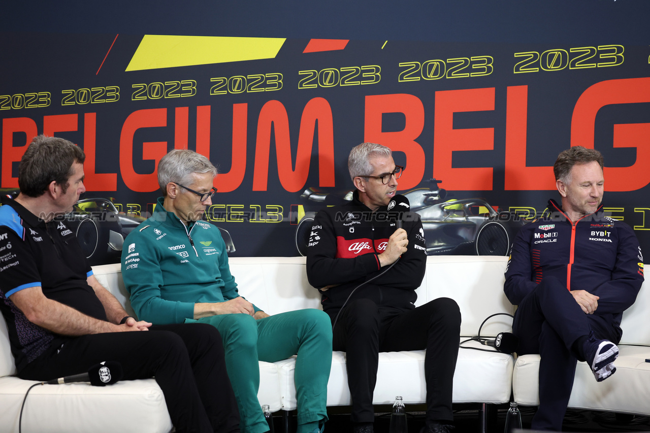 GP BELGIO, (L to R): Bruno Famin (FRA) Alpine Motorsports Vice President; Mike Krack (LUX) Aston Martin F1 Team, Team Principal; Alessandro Alunni Bravi (ITA) Alfa Romeo F1 Team Managing Director e Team Representative; e Christian Horner (GBR) Red Bull Racing Team Principal, in the FIA Press Conference.

28.07.2023. Formula 1 World Championship, Rd 13, Belgian Grand Prix, Spa Francorchamps, Belgium, Qualifiche Day.

- www.xpbimages.com, EMail: requests@xpbimages.com © Copyright: Bearne / XPB Images