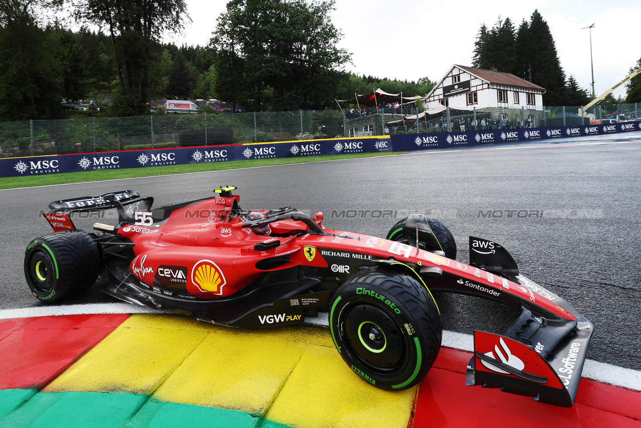 GP BELGIO, Carlos Sainz Jr (ESP) Ferrari SF-23.

28.07.2023. Formula 1 World Championship, Rd 13, Belgian Grand Prix, Spa Francorchamps, Belgium, Qualifiche Day.

- www.xpbimages.com, EMail: requests@xpbimages.com © Copyright: Bearne / XPB Images