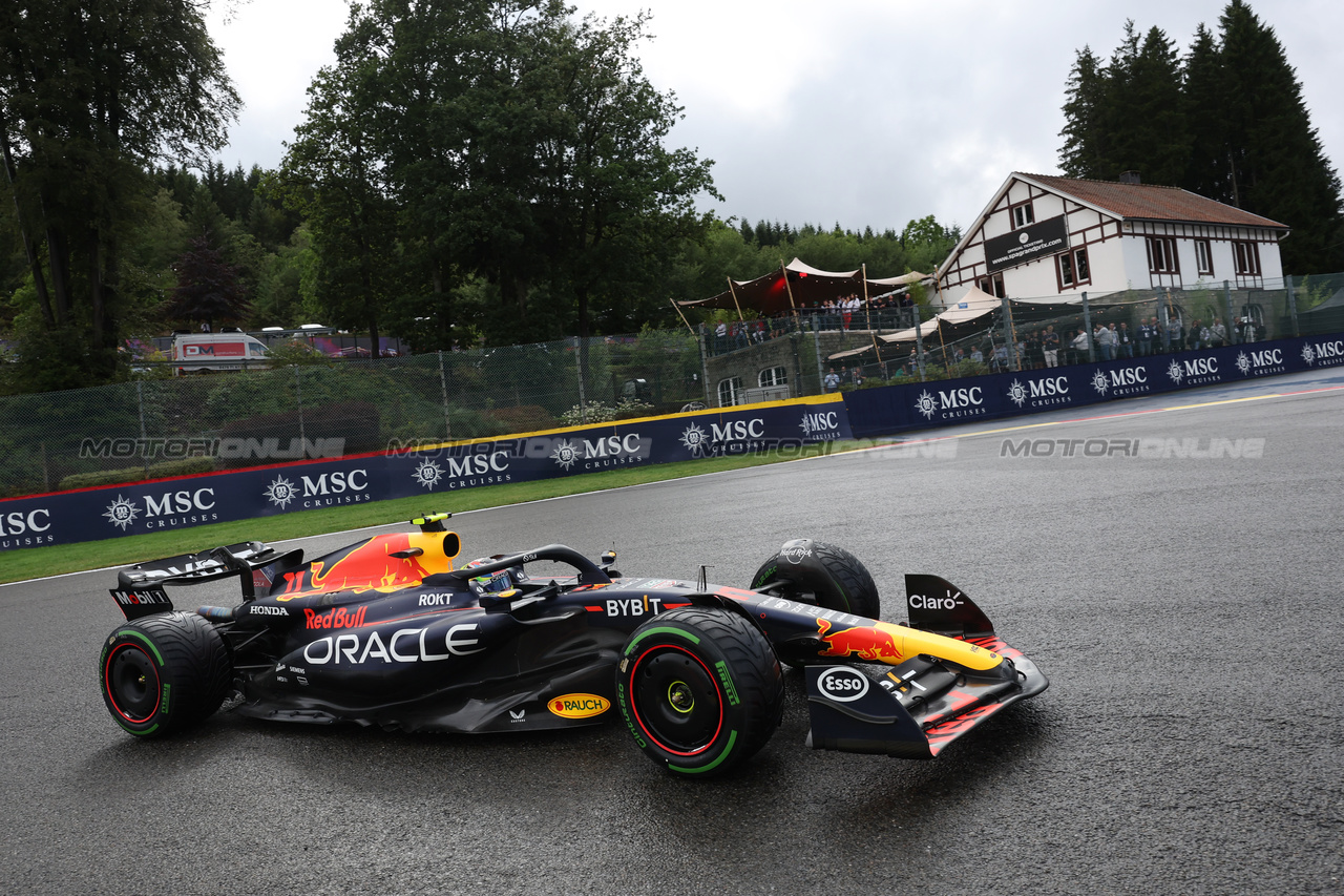 GP BELGIO, Sergio Perez (MEX) Red Bull Racing RB19.

28.07.2023. Formula 1 World Championship, Rd 13, Belgian Grand Prix, Spa Francorchamps, Belgium, Qualifiche Day.

- www.xpbimages.com, EMail: requests@xpbimages.com © Copyright: Bearne / XPB Images