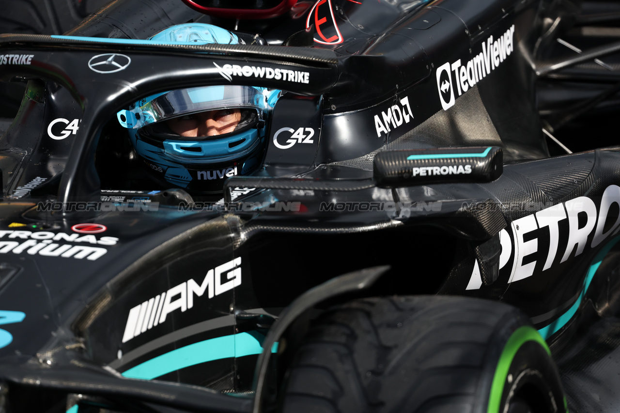 GP BELGIO, George Russell (GBR) Mercedes AMG F1 W14 at the end of the pit lane.

28.07.2023. Formula 1 World Championship, Rd 13, Belgian Grand Prix, Spa Francorchamps, Belgium, Qualifiche Day.

- www.xpbimages.com, EMail: requests@xpbimages.com © Copyright: Bearne / XPB Images
