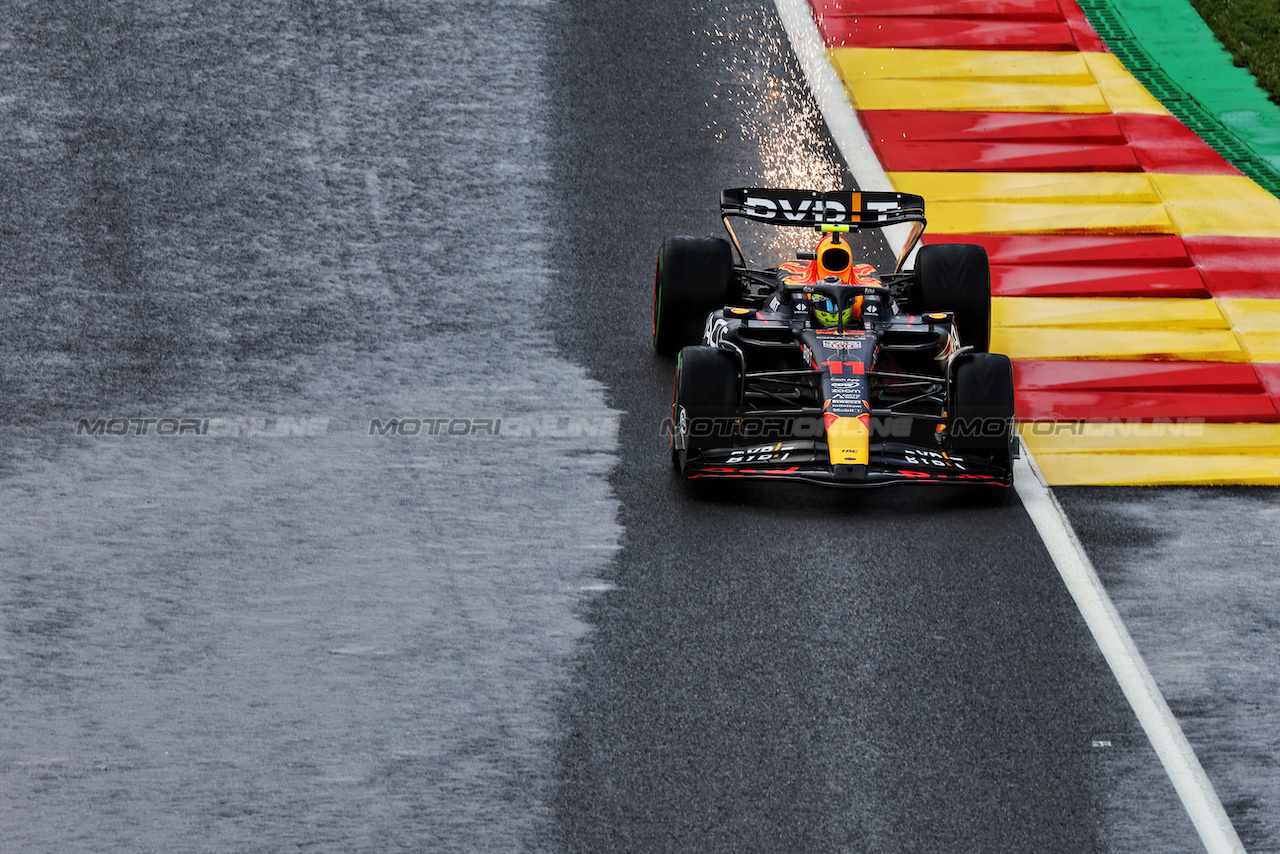 GP BELGIO, Sergio Perez (MEX) Red Bull Racing RB19.
28.07.2023. Formula 1 World Championship, Rd 13, Belgian Grand Prix, Spa Francorchamps, Belgium, Qualifiche Day.
 - www.xpbimages.com, EMail: requests@xpbimages.com © Copyright: Rew / XPB Images