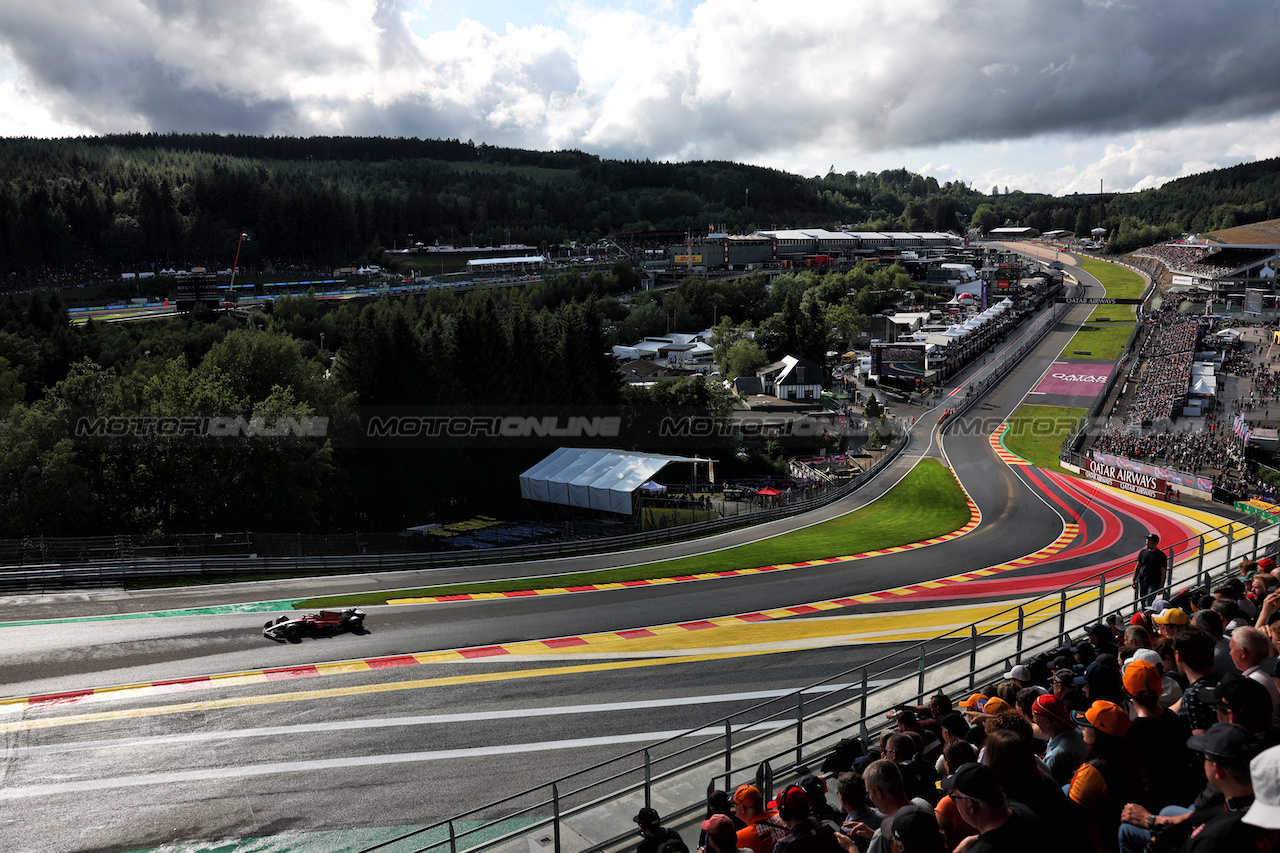 GP BELGIO, Carlos Sainz Jr (ESP) Ferrari SF-23.
28.07.2023. Formula 1 World Championship, Rd 13, Belgian Grand Prix, Spa Francorchamps, Belgium, Qualifiche Day.
 - www.xpbimages.com, EMail: requests@xpbimages.com © Copyright: Rew / XPB Images