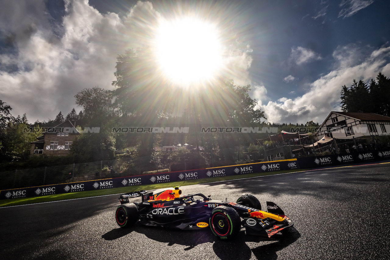 GP BELGIO, Sergio Perez (MEX) Red Bull Racing RB19.
28.07.2023. Formula 1 World Championship, Rd 13, Belgian Grand Prix, Spa Francorchamps, Belgium, Qualifiche Day.
- www.xpbimages.com, EMail: requests@xpbimages.com © Copyright: Bearne / XPB Images