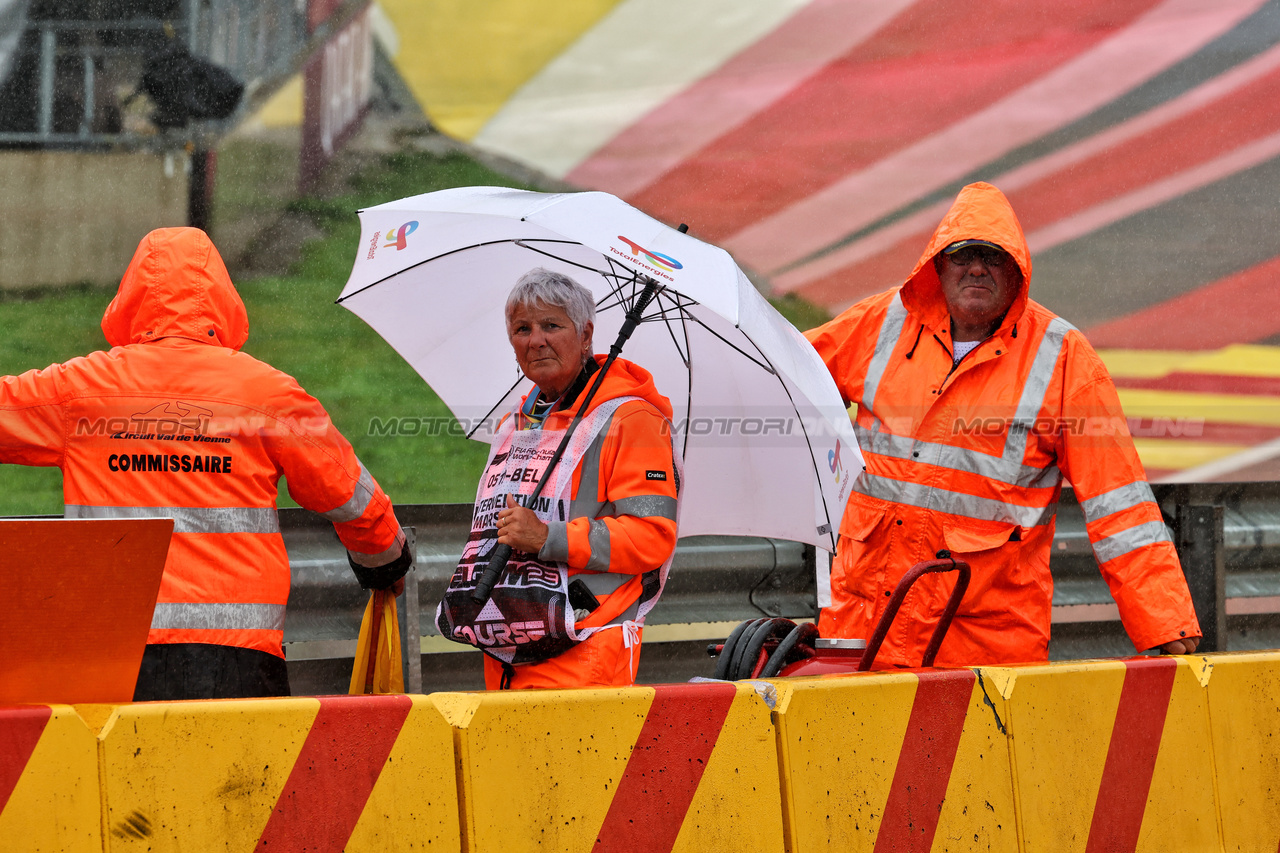 GP BELGIO, Circuit Atmosfera - marshals.

28.07.2023. Formula 1 World Championship, Rd 13, Belgian Grand Prix, Spa Francorchamps, Belgium, Qualifiche Day.

- www.xpbimages.com, EMail: requests@xpbimages.com © Copyright: Moy / XPB Images