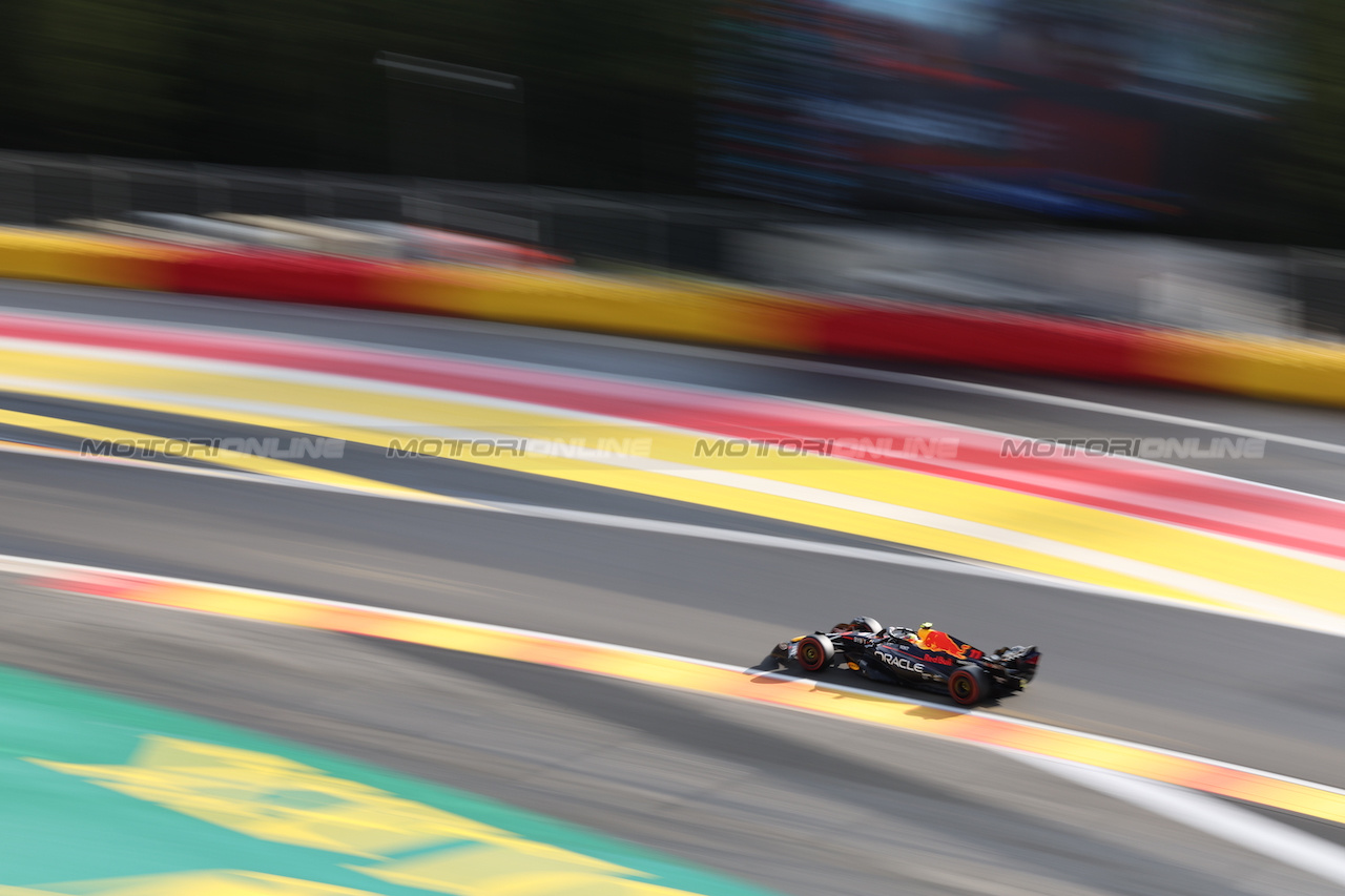 GP BELGIO, Sergio Perez (MEX) Red Bull Racing RB19.
28.07.2023. Formula 1 World Championship, Rd 13, Belgian Grand Prix, Spa Francorchamps, Belgium, Qualifiche Day.
 - www.xpbimages.com, EMail: requests@xpbimages.com © Copyright: Rew / XPB Images