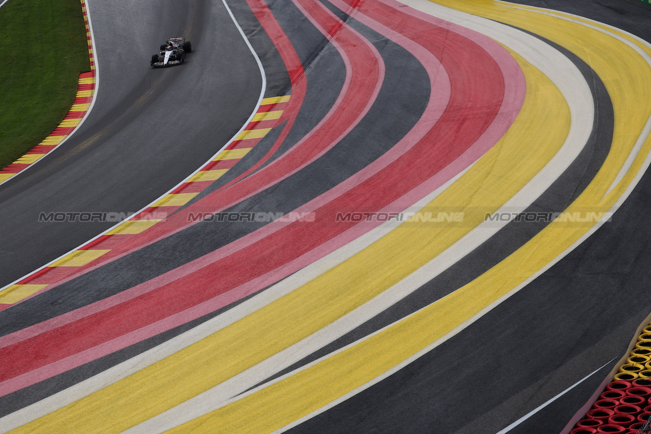 GP BELGIO, Yuki Tsunoda (JPN) AlphaTauri AT04.
28.07.2023. Formula 1 World Championship, Rd 13, Belgian Grand Prix, Spa Francorchamps, Belgium, Qualifiche Day.
 - www.xpbimages.com, EMail: requests@xpbimages.com © Copyright: Rew / XPB Images