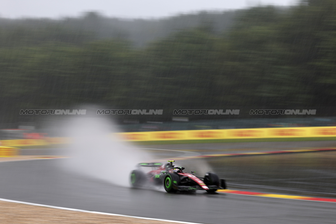 GP BELGIO, Zhou Guanyu (CHN) Alfa Romeo F1 Team C43.

28.07.2023. Formula 1 World Championship, Rd 13, Belgian Grand Prix, Spa Francorchamps, Belgium, Qualifiche Day.

 - www.xpbimages.com, EMail: requests@xpbimages.com © Copyright: Rew / XPB Images