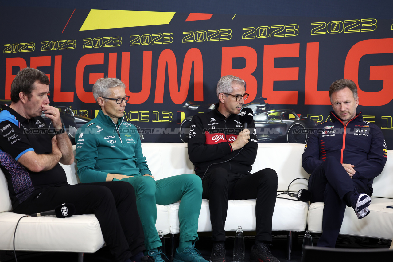 GP BELGIO, (L to R): Bruno Famin (FRA) Alpine Motorsports Vice President; Mike Krack (LUX) Aston Martin F1 Team, Team Principal; Alessandro Alunni Bravi (ITA) Alfa Romeo F1 Team Managing Director e Team Representative; e Christian Horner (GBR) Red Bull Racing Team Principal, in the FIA Press Conference.

28.07.2023. Formula 1 World Championship, Rd 13, Belgian Grand Prix, Spa Francorchamps, Belgium, Qualifiche Day.

- www.xpbimages.com, EMail: requests@xpbimages.com © Copyright: Bearne / XPB Images