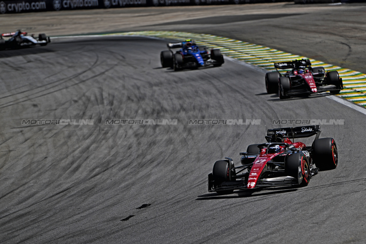 GP BRASILE, Valtteri Bottas (FIN) Alfa Romeo F1 Team C43.

05.11.2023. Formula 1 World Championship, Rd 21, Brazilian Grand Prix, Sao Paulo, Brazil, Gara Day.

- www.xpbimages.com, EMail: requests@xpbimages.com © Copyright: Price / XPB Images