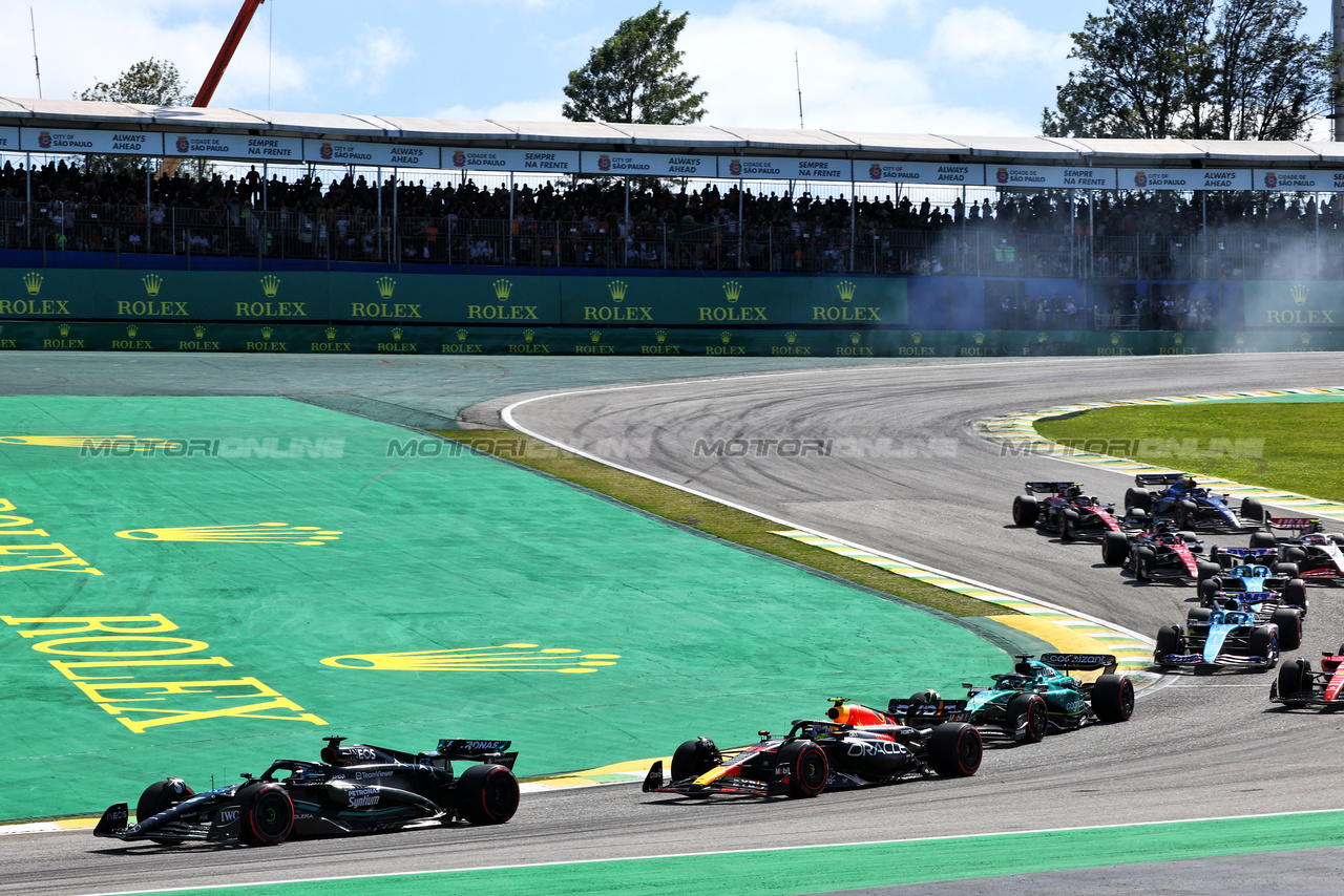 GP BRASILE, George Russell (GBR) Mercedes AMG F1 W14 at the race repartenza.

05.11.2023. Formula 1 World Championship, Rd 21, Brazilian Grand Prix, Sao Paulo, Brazil, Gara Day.

- www.xpbimages.com, EMail: requests@xpbimages.com © Copyright: Batchelor / XPB Images