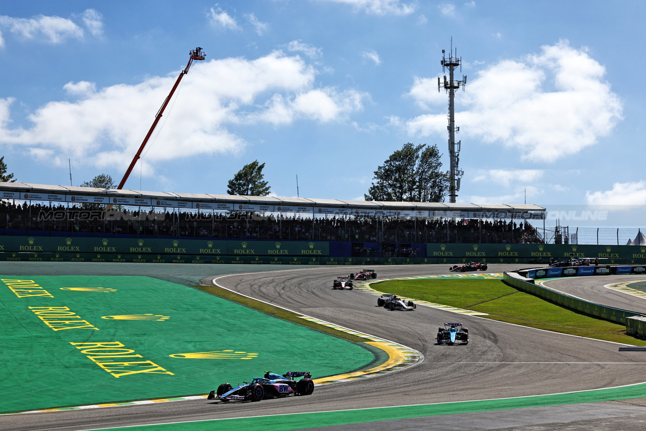 GP BRASILE, Pierre Gasly (FRA) Alpine F1 Team A523.

05.11.2023. Formula 1 World Championship, Rd 21, Brazilian Grand Prix, Sao Paulo, Brazil, Gara Day.

- www.xpbimages.com, EMail: requests@xpbimages.com © Copyright: Batchelor / XPB Images