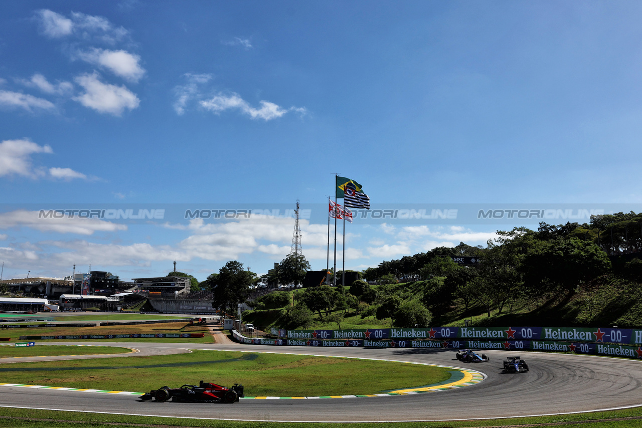 GP BRASILE, Valtteri Bottas (FIN) Alfa Romeo F1 Team C43.

05.11.2023. Formula 1 World Championship, Rd 21, Brazilian Grand Prix, Sao Paulo, Brazil, Gara Day.

- www.xpbimages.com, EMail: requests@xpbimages.com © Copyright: Staley / XPB Images