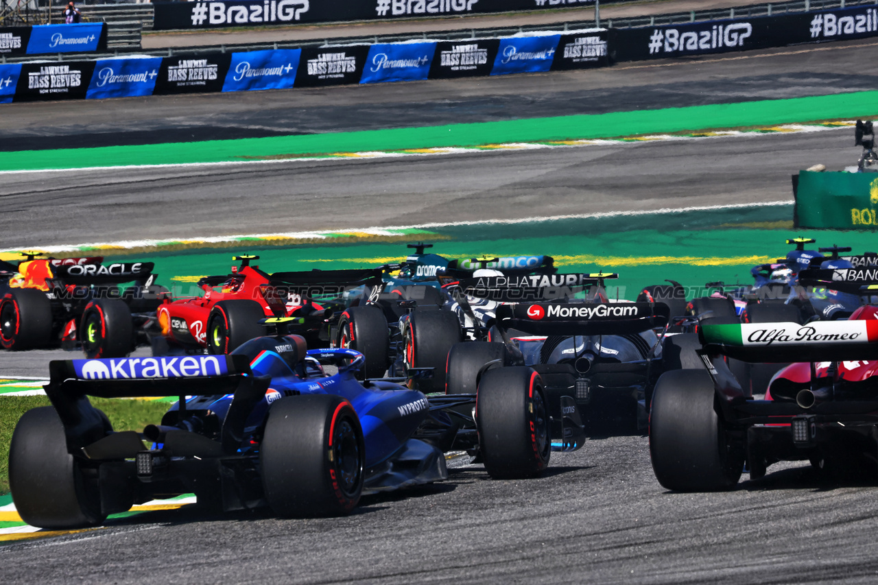 GP BRASILE, Logan Sargeant (USA) Williams Racing FW45 at the repartenza of the race.

05.11.2023. Formula 1 World Championship, Rd 21, Brazilian Grand Prix, Sao Paulo, Brazil, Gara Day.

- www.xpbimages.com, EMail: requests@xpbimages.com © Copyright: Charniaux / XPB Images