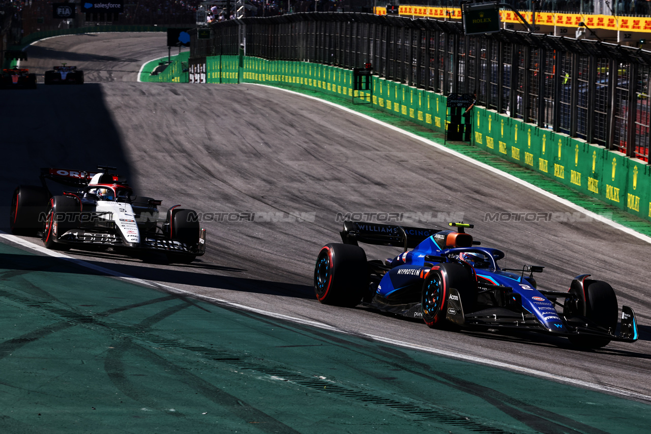 GP BRASILE, Logan Sargeant (USA) Williams Racing FW45.

05.11.2023. Formula 1 World Championship, Rd 21, Brazilian Grand Prix, Sao Paulo, Brazil, Gara Day.

- www.xpbimages.com, EMail: requests@xpbimages.com © Copyright: Charniaux / XPB Images