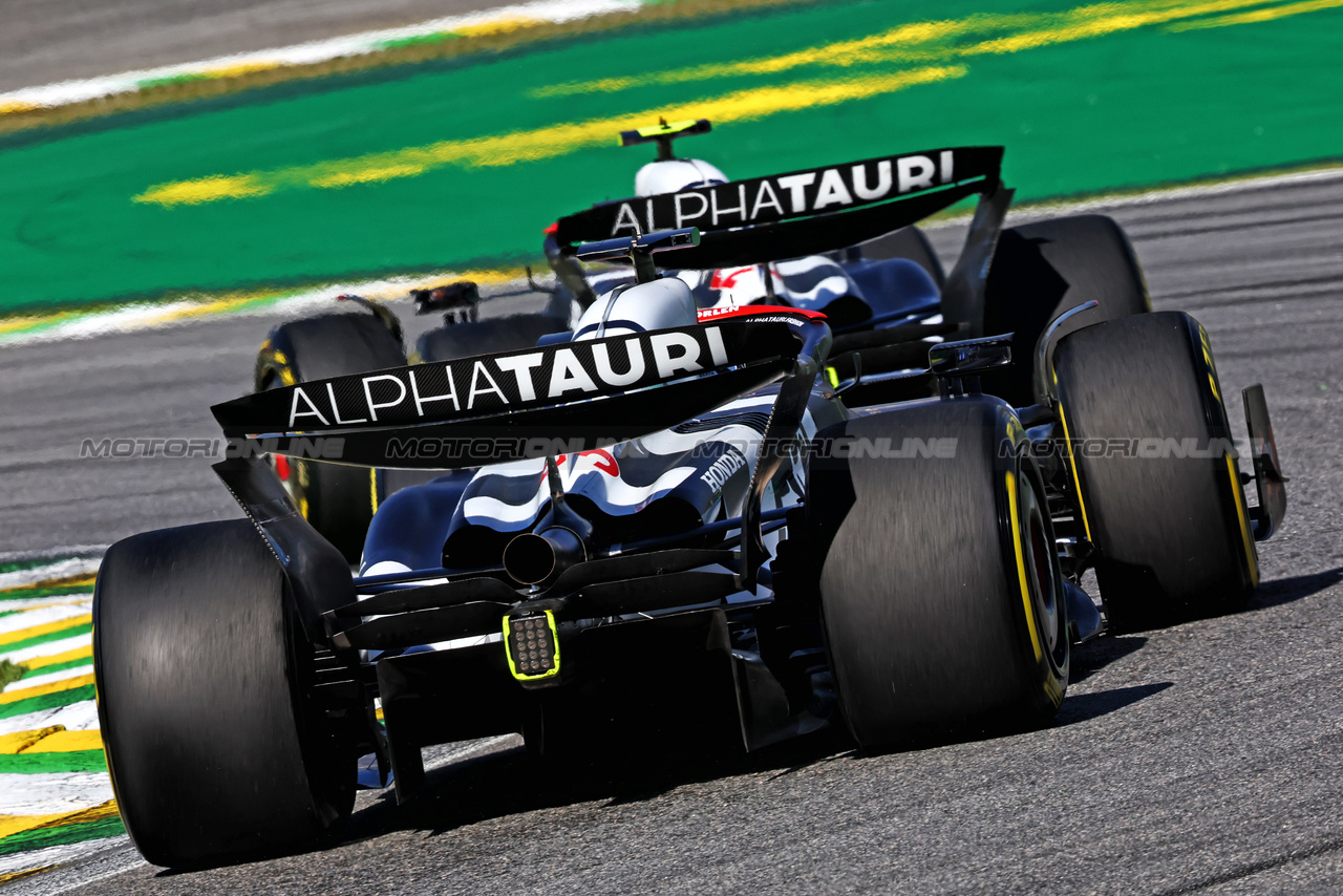 GP BRASILE, Daniel Ricciardo (AUS) AlphaTauri AT04 follows Yuki Tsunoda (JPN) AlphaTauri AT04.

05.11.2023. Formula 1 World Championship, Rd 21, Brazilian Grand Prix, Sao Paulo, Brazil, Gara Day.

- www.xpbimages.com, EMail: requests@xpbimages.com © Copyright: Charniaux / XPB Images