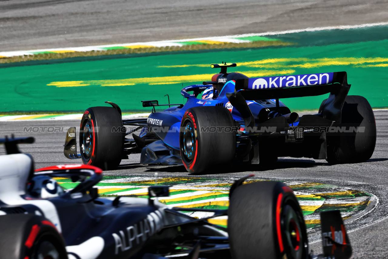 GP BRASILE, Logan Sargeant (USA) Williams Racing FW45.

05.11.2023. Formula 1 World Championship, Rd 21, Brazilian Grand Prix, Sao Paulo, Brazil, Gara Day.

- www.xpbimages.com, EMail: requests@xpbimages.com © Copyright: Charniaux / XPB Images