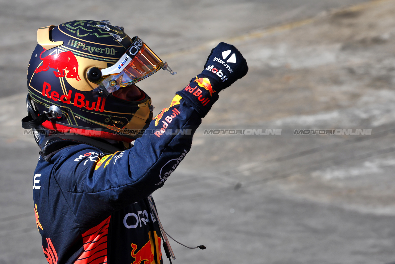 GP BRASILE, Gara winner Max Verstappen (NLD) Red Bull Racing celebrates in parc ferme.

05.11.2023. Formula 1 World Championship, Rd 21, Brazilian Grand Prix, Sao Paulo, Brazil, Gara Day.

- www.xpbimages.com, EMail: requests@xpbimages.com © Copyright: Batchelor / XPB Images