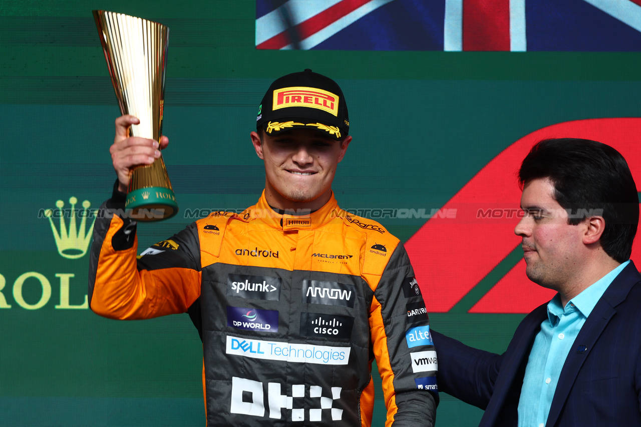 GP BRASILE, Lando Norris (GBR) McLaren.
05.11.2023. Formula 1 World Championship, Rd 21, Brazilian Grand Prix, Sao Paulo, Brazil, Gara Day.
- www.xpbimages.com, EMail: requests@xpbimages.com © Copyright: Batchelor / XPB Images