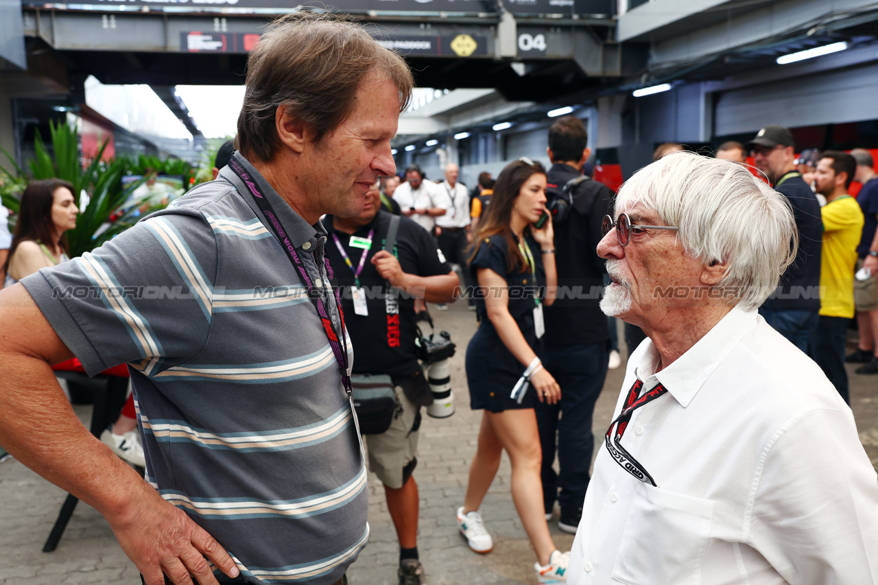 GP BRASILE, (L to R): Michael Schmidt (GER) Journalist with Bernie Ecclestone (GBR).

05.11.2023. Formula 1 World Championship, Rd 21, Brazilian Grand Prix, Sao Paulo, Brazil, Gara Day.

- www.xpbimages.com, EMail: requests@xpbimages.com © Copyright: Batchelor / XPB Images