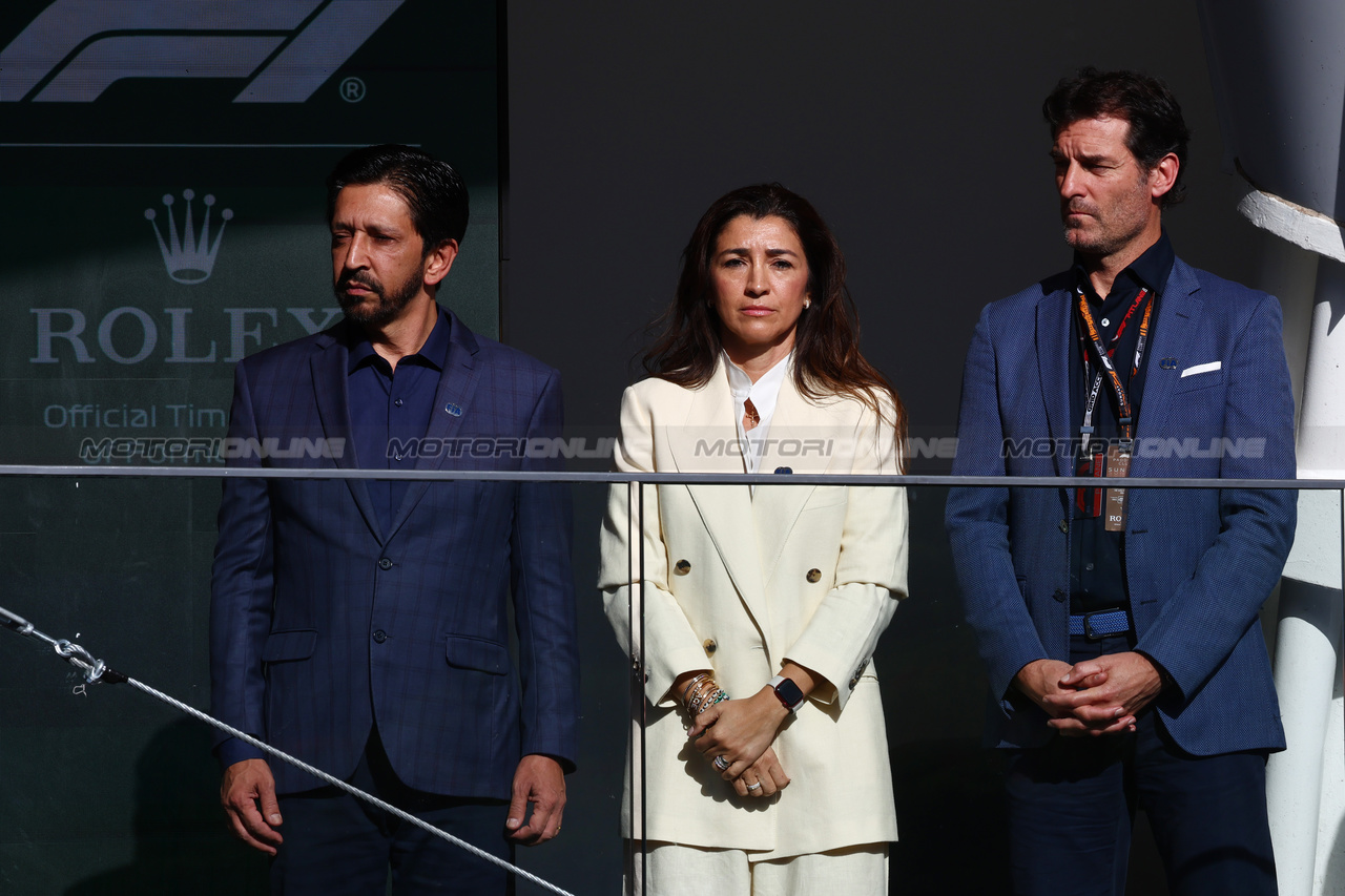 GP BRASILE, Fabiana Flosi (BRA), wife of Bernie Ecclestone (GBR) with Mark Webber (AUS).
05.11.2023. Formula 1 World Championship, Rd 21, Brazilian Grand Prix, Sao Paulo, Brazil, Gara Day.
- www.xpbimages.com, EMail: requests@xpbimages.com © Copyright: Batchelor / XPB Images
