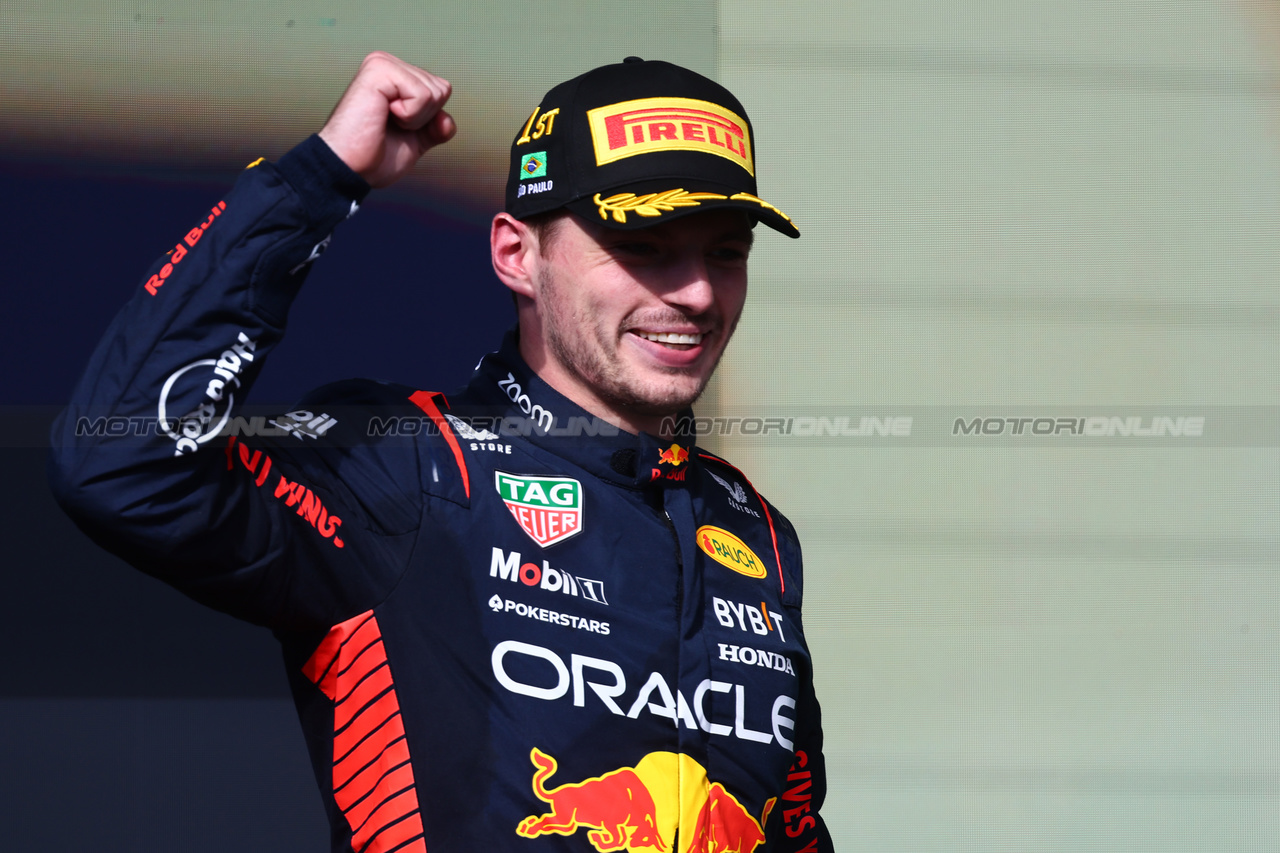 GP BRASILE, 1st place Max Verstappen (NLD) Red Bull Racing.
05.11.2023. Formula 1 World Championship, Rd 21, Brazilian Grand Prix, Sao Paulo, Brazil, Gara Day.
- www.xpbimages.com, EMail: requests@xpbimages.com © Copyright: Batchelor / XPB Images
