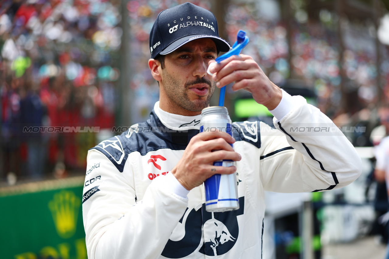 GP BRASILE, Daniel Ricciardo (AUS) AlphaTauri on the grid.

05.11.2023. Formula 1 World Championship, Rd 21, Brazilian Grand Prix, Sao Paulo, Brazil, Gara Day.

- www.xpbimages.com, EMail: requests@xpbimages.com © Copyright: Charniaux / XPB Images