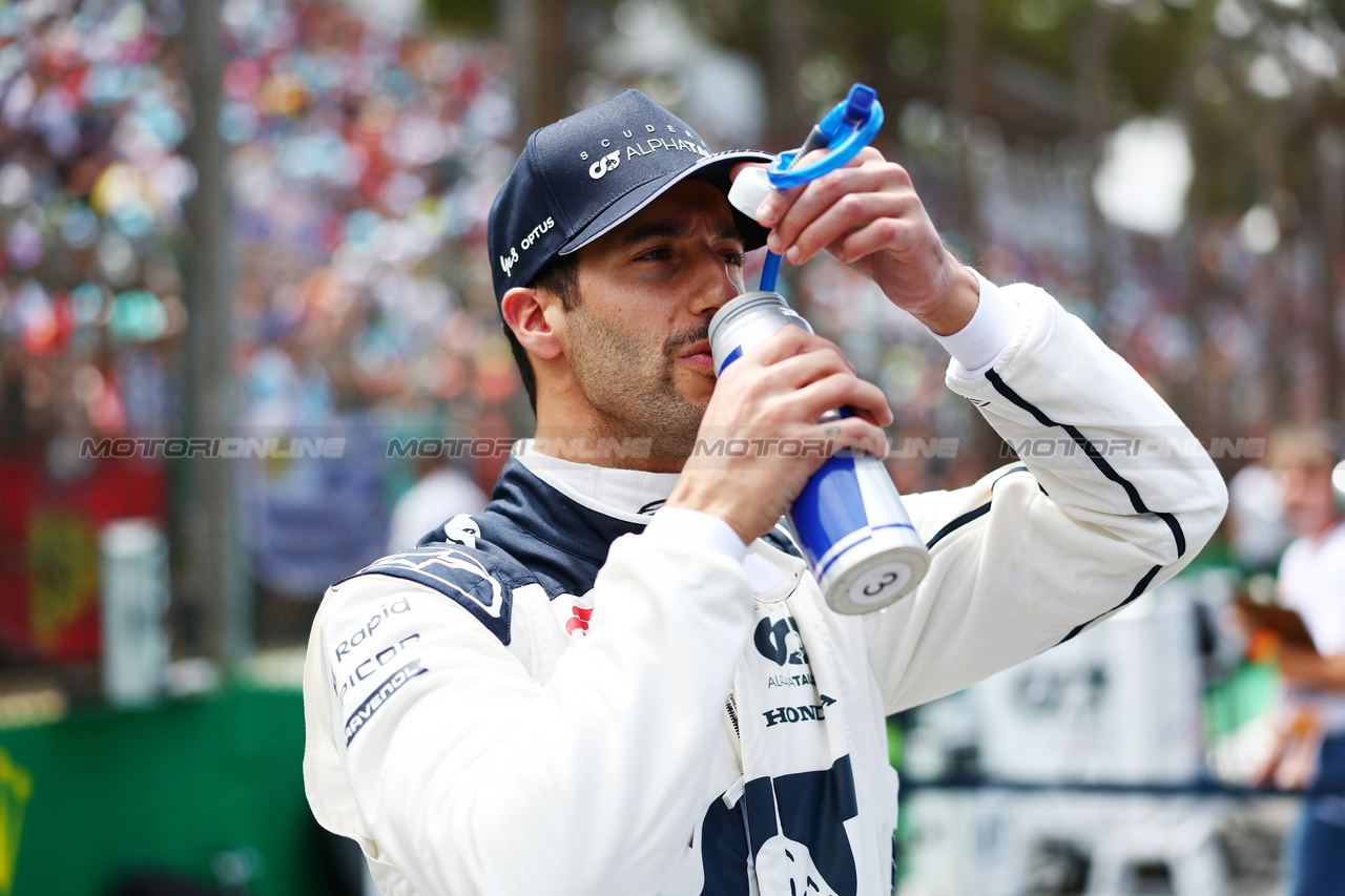 GP BRASILE, Daniel Ricciardo (AUS) AlphaTauri on the grid.

05.11.2023. Formula 1 World Championship, Rd 21, Brazilian Grand Prix, Sao Paulo, Brazil, Gara Day.

- www.xpbimages.com, EMail: requests@xpbimages.com © Copyright: Charniaux / XPB Images