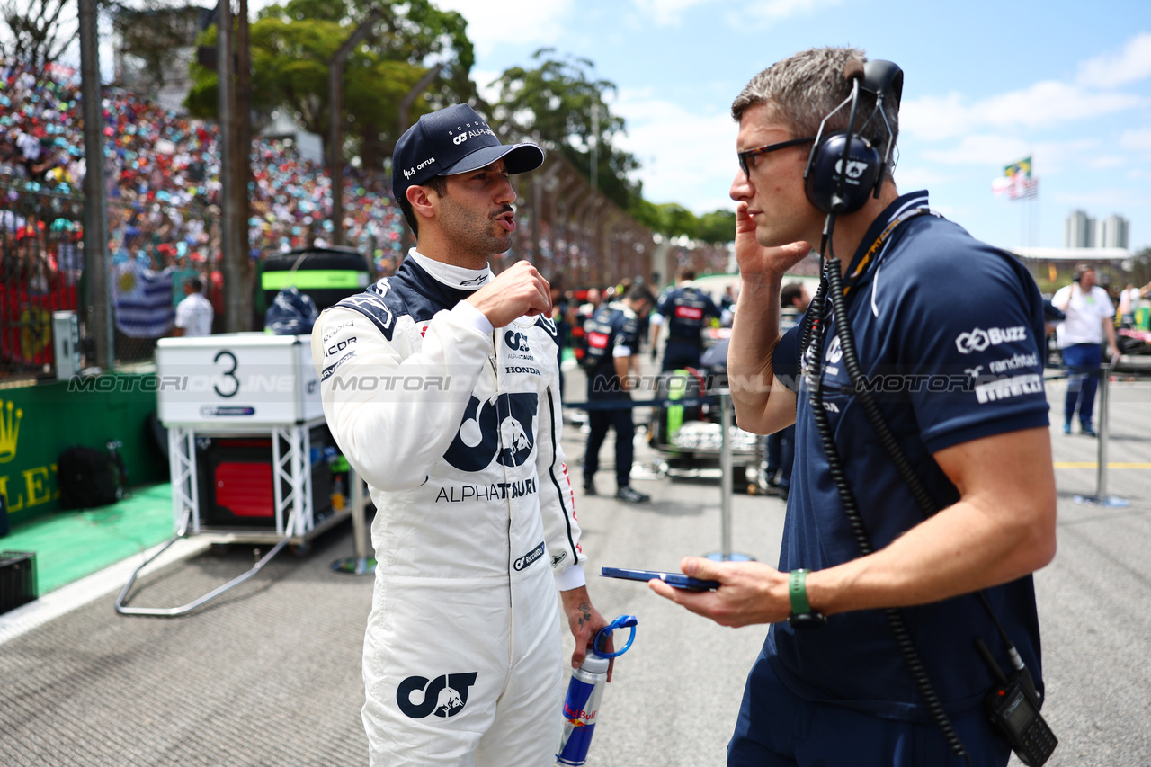 GP BRASILE, Daniel Ricciardo (AUS) AlphaTauri on the grid.

05.11.2023. Formula 1 World Championship, Rd 21, Brazilian Grand Prix, Sao Paulo, Brazil, Gara Day.

- www.xpbimages.com, EMail: requests@xpbimages.com © Copyright: Charniaux / XPB Images