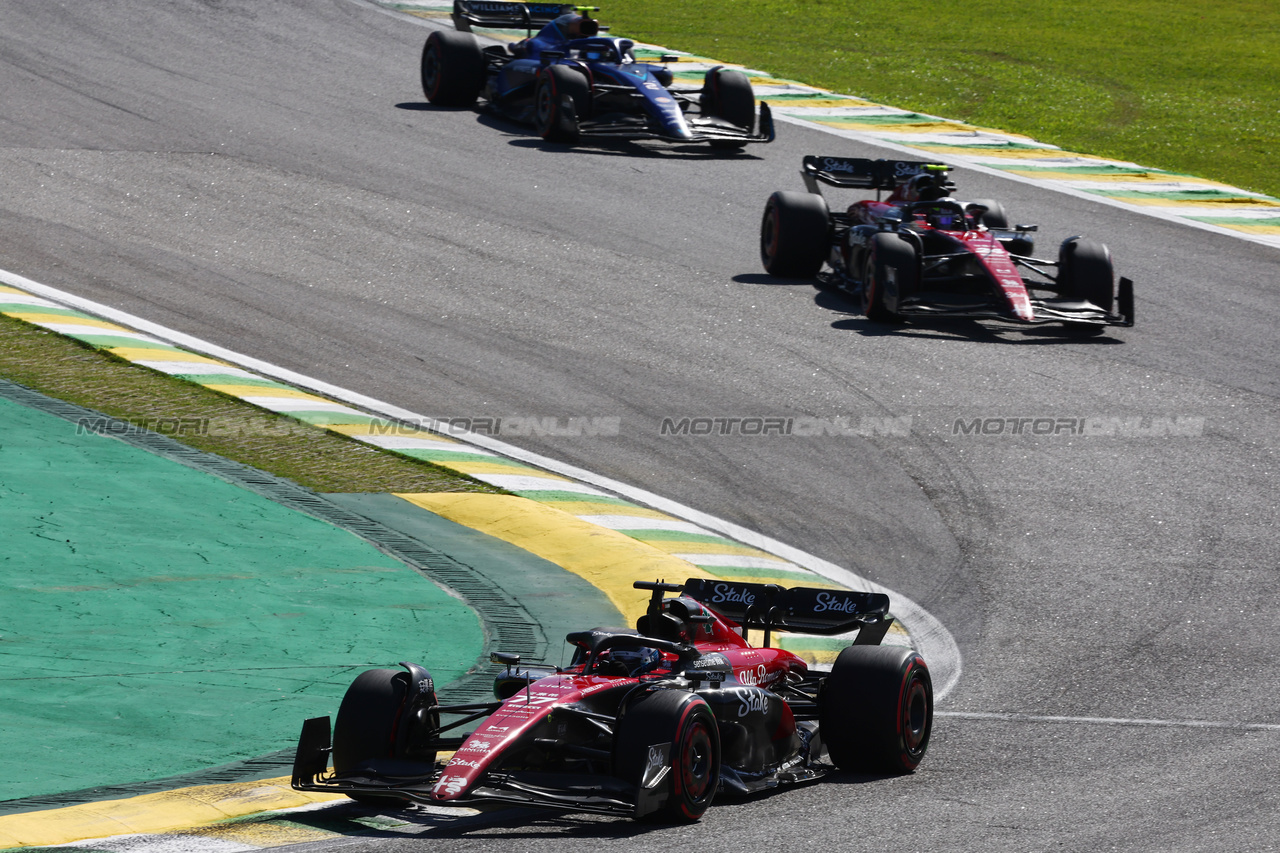 GP BRASILE, Valtteri Bottas (FIN) Alfa Romeo F1 Team C43.

05.11.2023. Formula 1 World Championship, Rd 21, Brazilian Grand Prix, Sao Paulo, Brazil, Gara Day.

- www.xpbimages.com, EMail: requests@xpbimages.com © Copyright: Batchelor / XPB Images