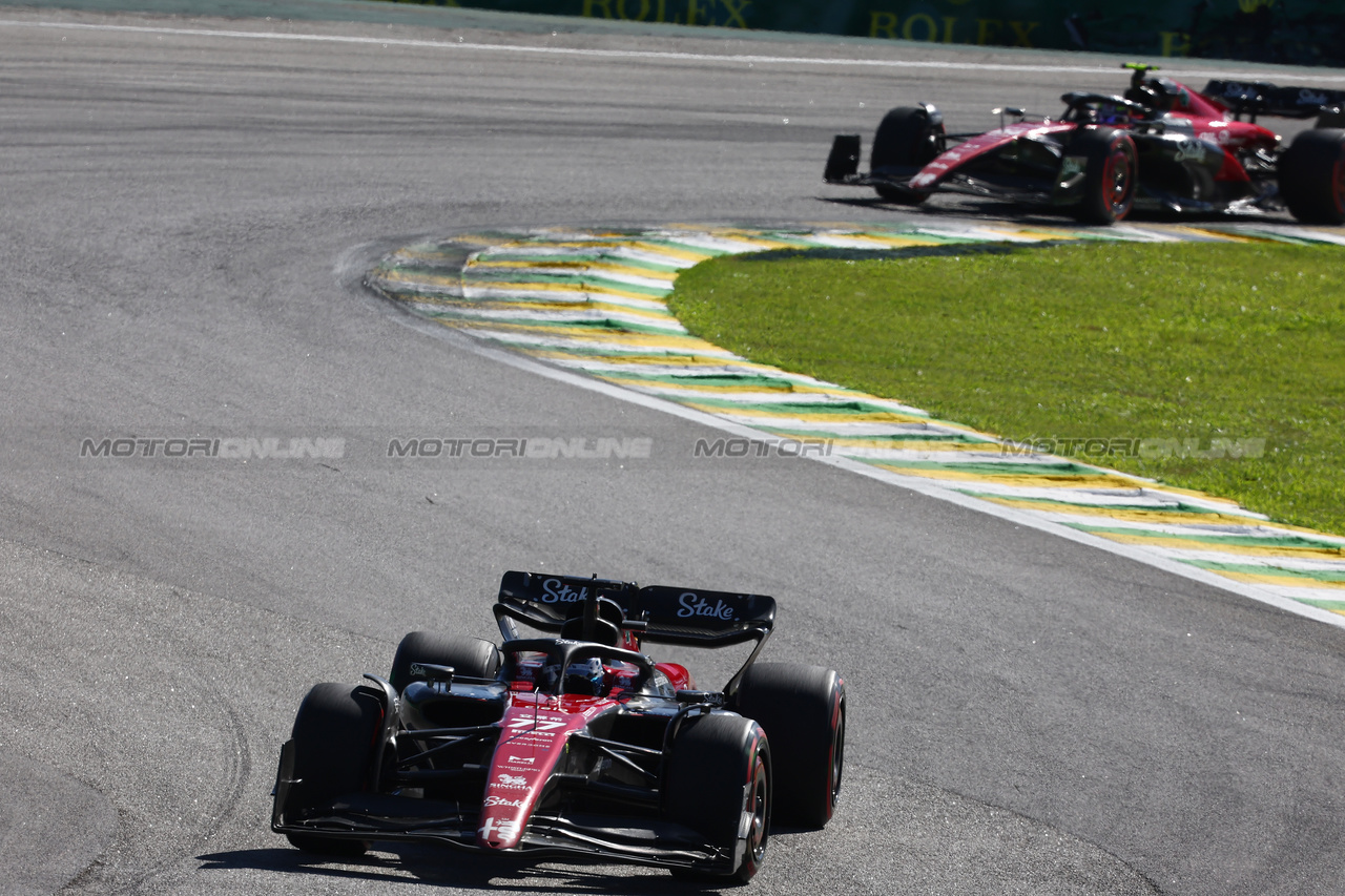 GP BRASILE, Valtteri Bottas (FIN) Alfa Romeo F1 Team C43.

05.11.2023. Formula 1 World Championship, Rd 21, Brazilian Grand Prix, Sao Paulo, Brazil, Gara Day.

- www.xpbimages.com, EMail: requests@xpbimages.com © Copyright: Batchelor / XPB Images