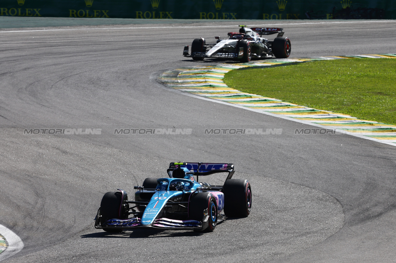 GP BRASILE, Pierre Gasly (FRA) Alpine F1 Team A523.

05.11.2023. Formula 1 World Championship, Rd 21, Brazilian Grand Prix, Sao Paulo, Brazil, Gara Day.

- www.xpbimages.com, EMail: requests@xpbimages.com © Copyright: Batchelor / XPB Images