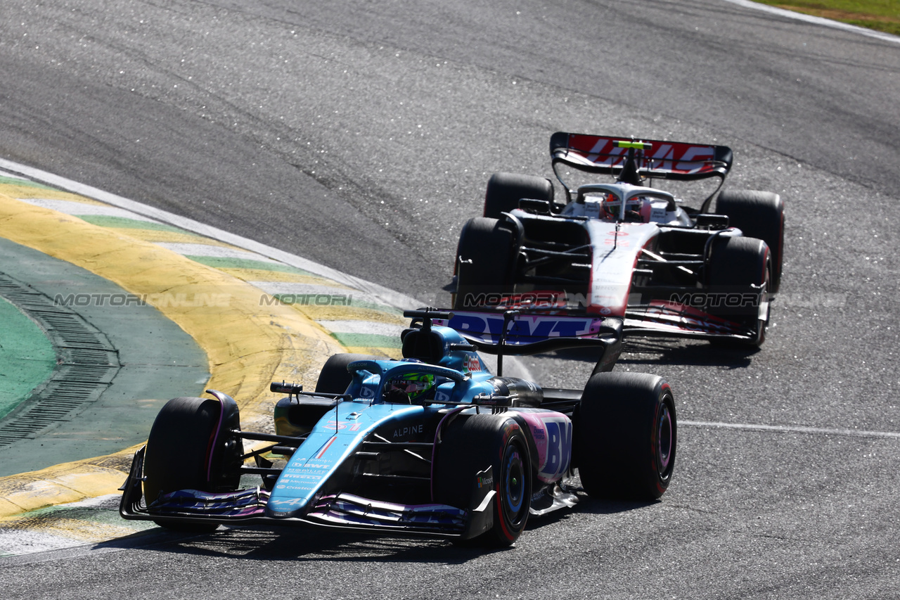 GP BRASILE, Esteban Ocon (FRA) Alpine F1 Team A523.

05.11.2023. Formula 1 World Championship, Rd 21, Brazilian Grand Prix, Sao Paulo, Brazil, Gara Day.

- www.xpbimages.com, EMail: requests@xpbimages.com © Copyright: Batchelor / XPB Images