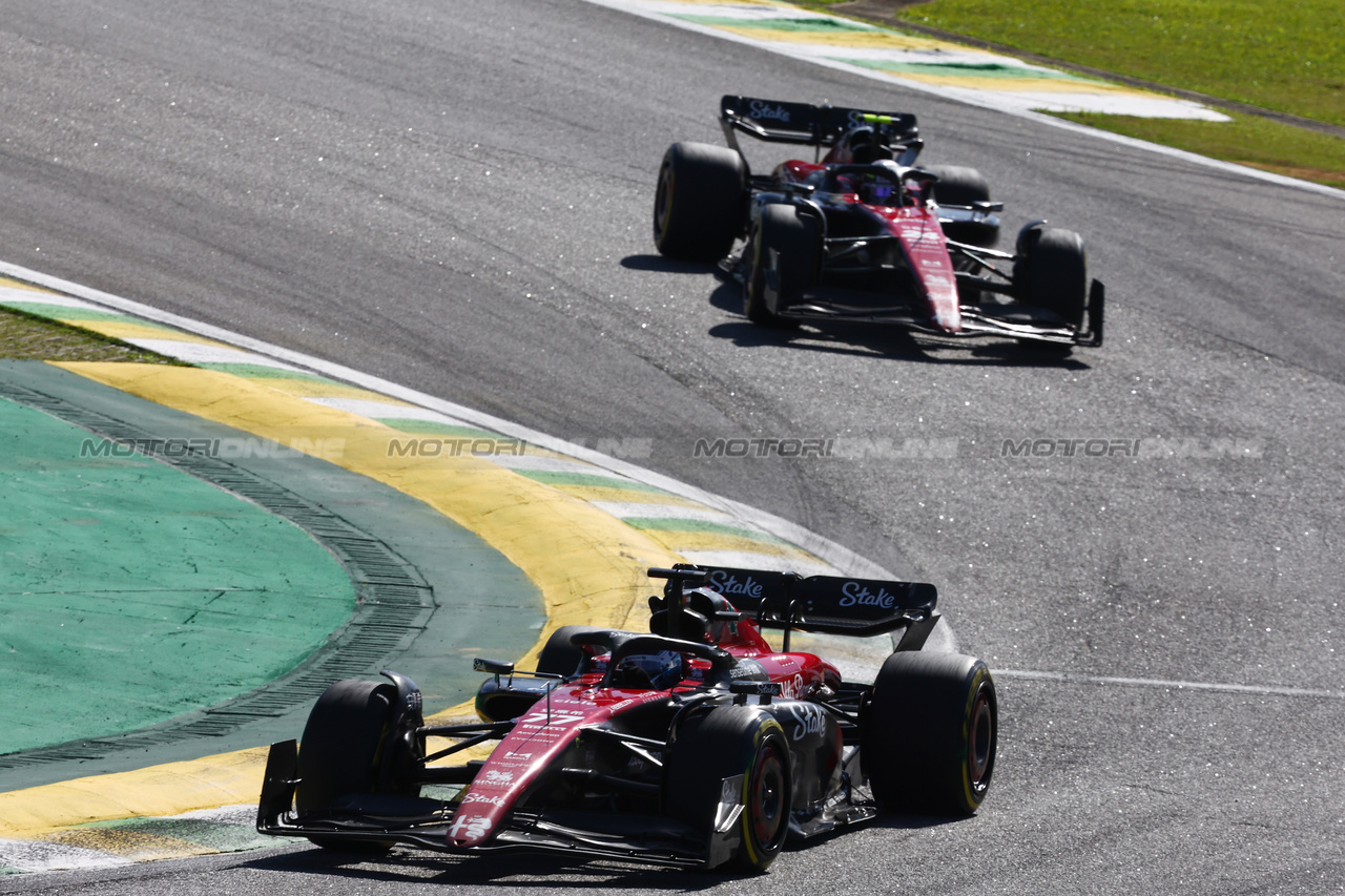 GP BRASILE, Valtteri Bottas (FIN) Alfa Romeo F1 Team C43.

05.11.2023. Formula 1 World Championship, Rd 21, Brazilian Grand Prix, Sao Paulo, Brazil, Gara Day.

- www.xpbimages.com, EMail: requests@xpbimages.com © Copyright: Batchelor / XPB Images